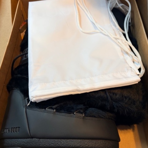 Fur Moon Boot Lace Up - Picture 5 of 8